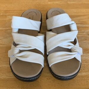 NWT Clarks White Women's Sandals